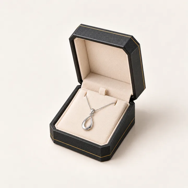Graphite Lined Pendant Box showing its opening and construction